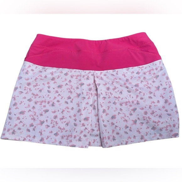 Adidas, Pull On Golf Skort, Size Medium, Pink & White  🏌️‍♀️ - Picture 4 of 10